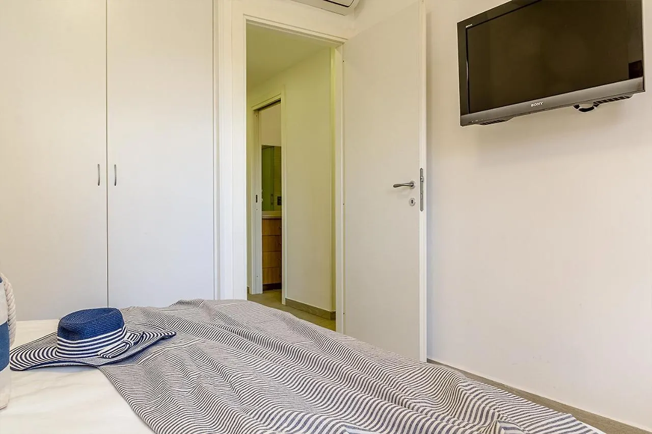 Suite Home Astrid Mascali 0*,